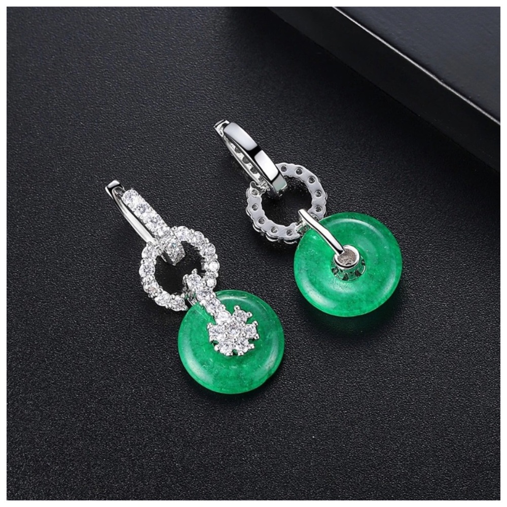 Swarovski Crystals The Kusa Jade Color Earrings - Picture 3 of 3